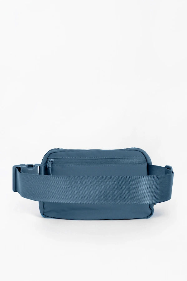 ESSENTIAL BELT BAG NAVY BLUE
