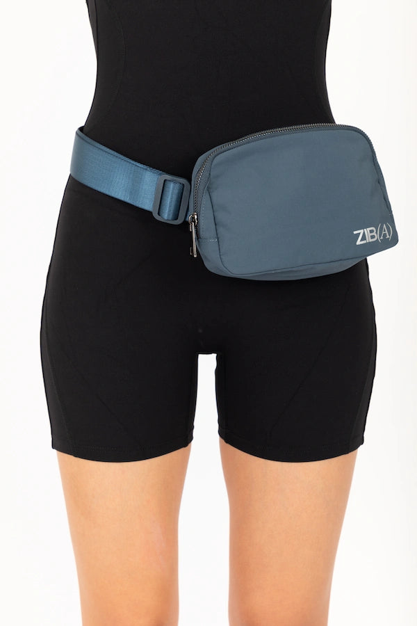ESSENTIAL BELT BAG NAVY BLUE