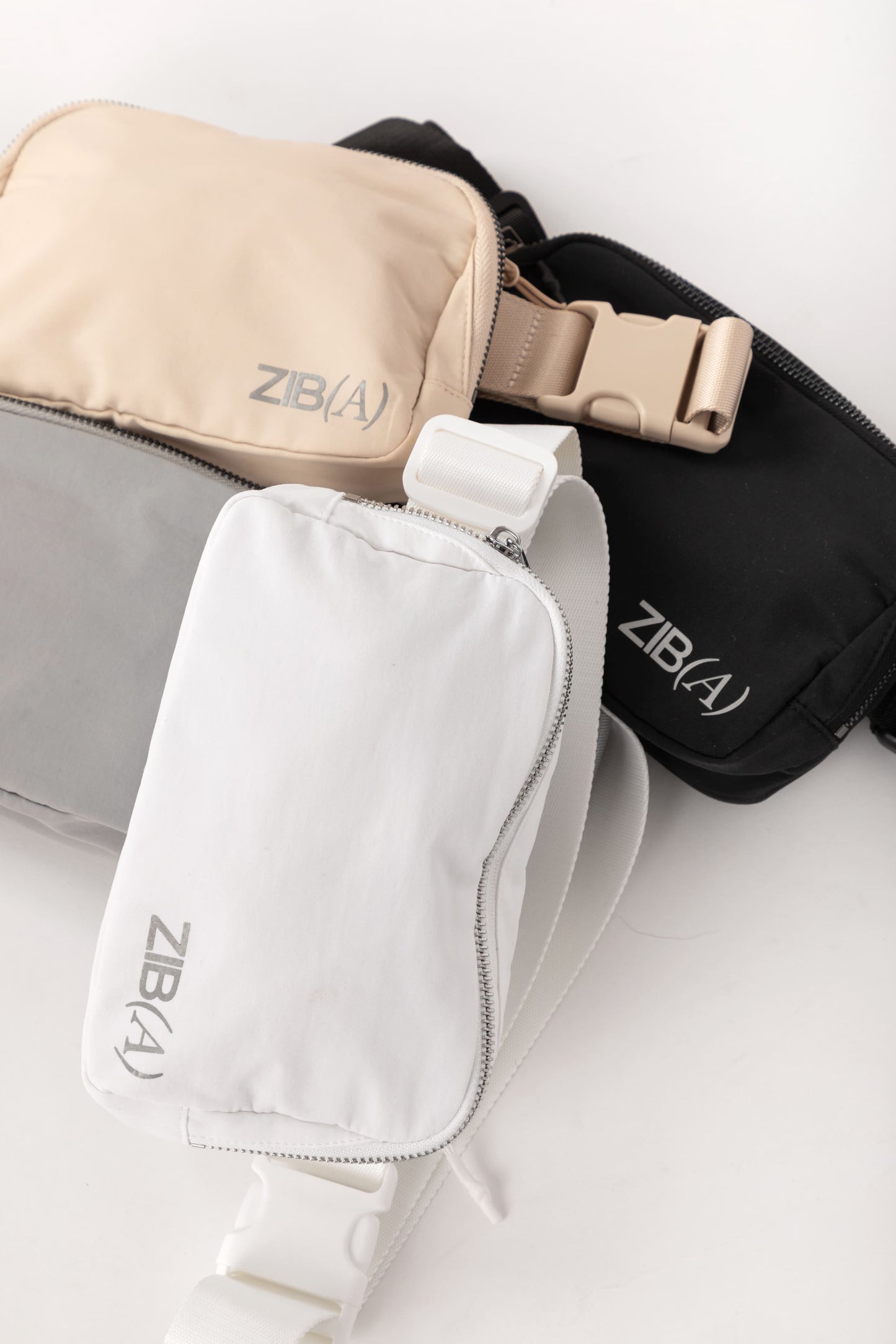 ESSENTIAL BELT BAG LIGHT GREY